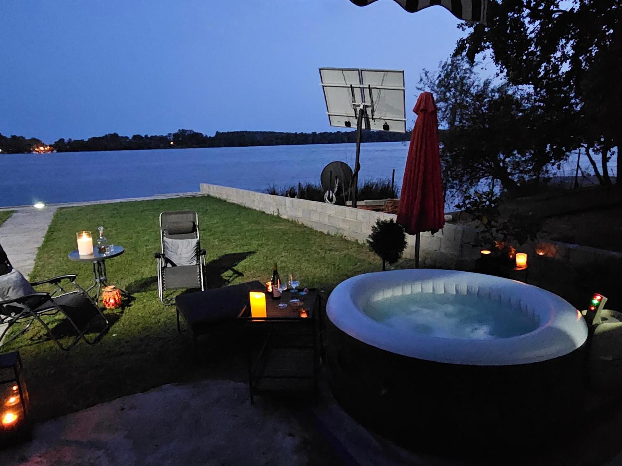 Holiday home Beli Dvor Na Dunavu *
